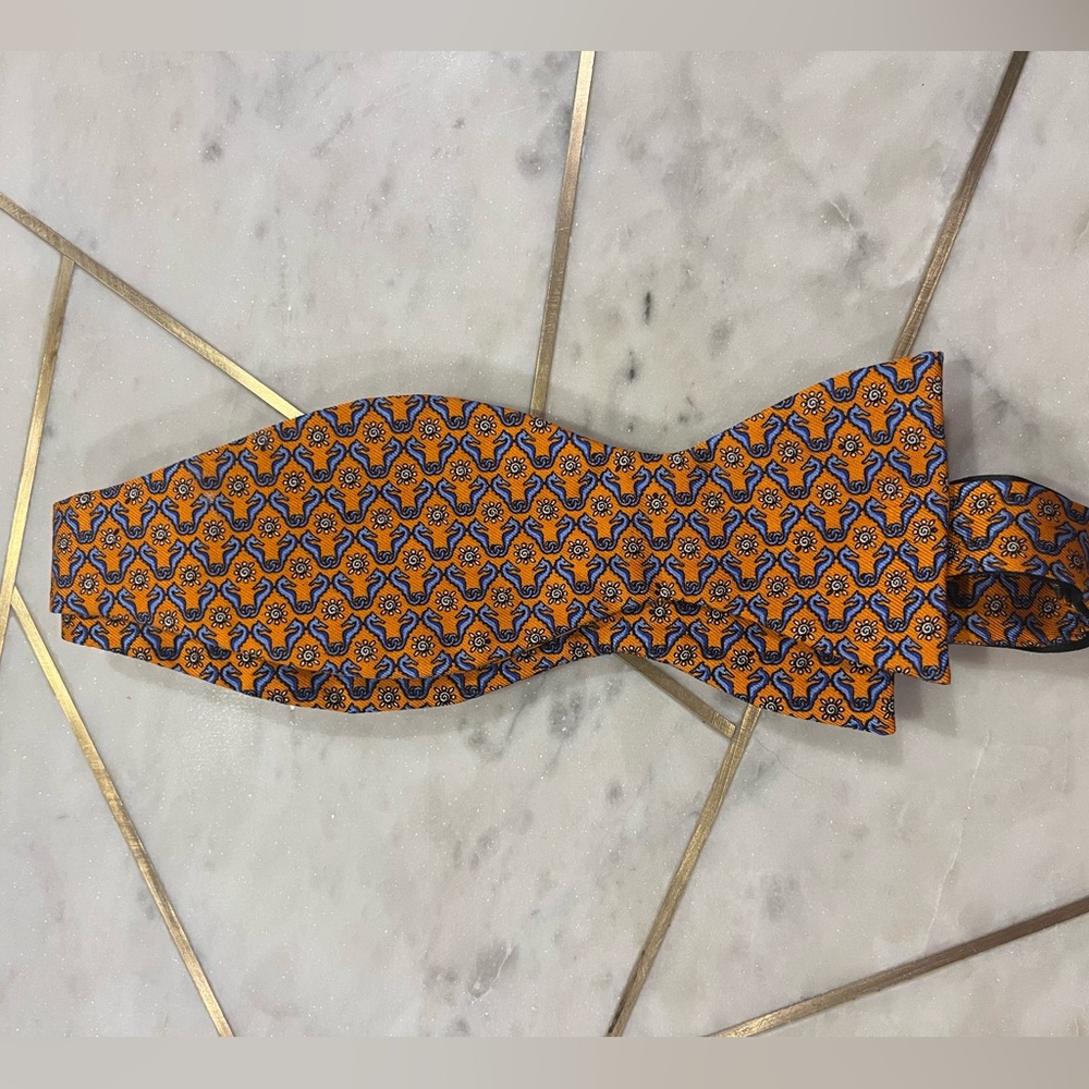 Jos A. Bank seahorse and sun adjustable bow tie